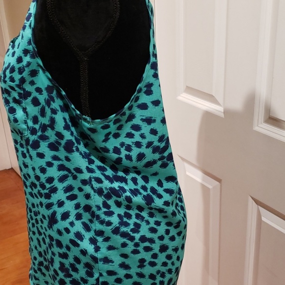 Lily white  👚 - Picture 2 of 4